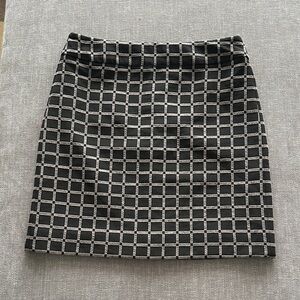 LOFT Black and Gray Geometric Mini Skirt